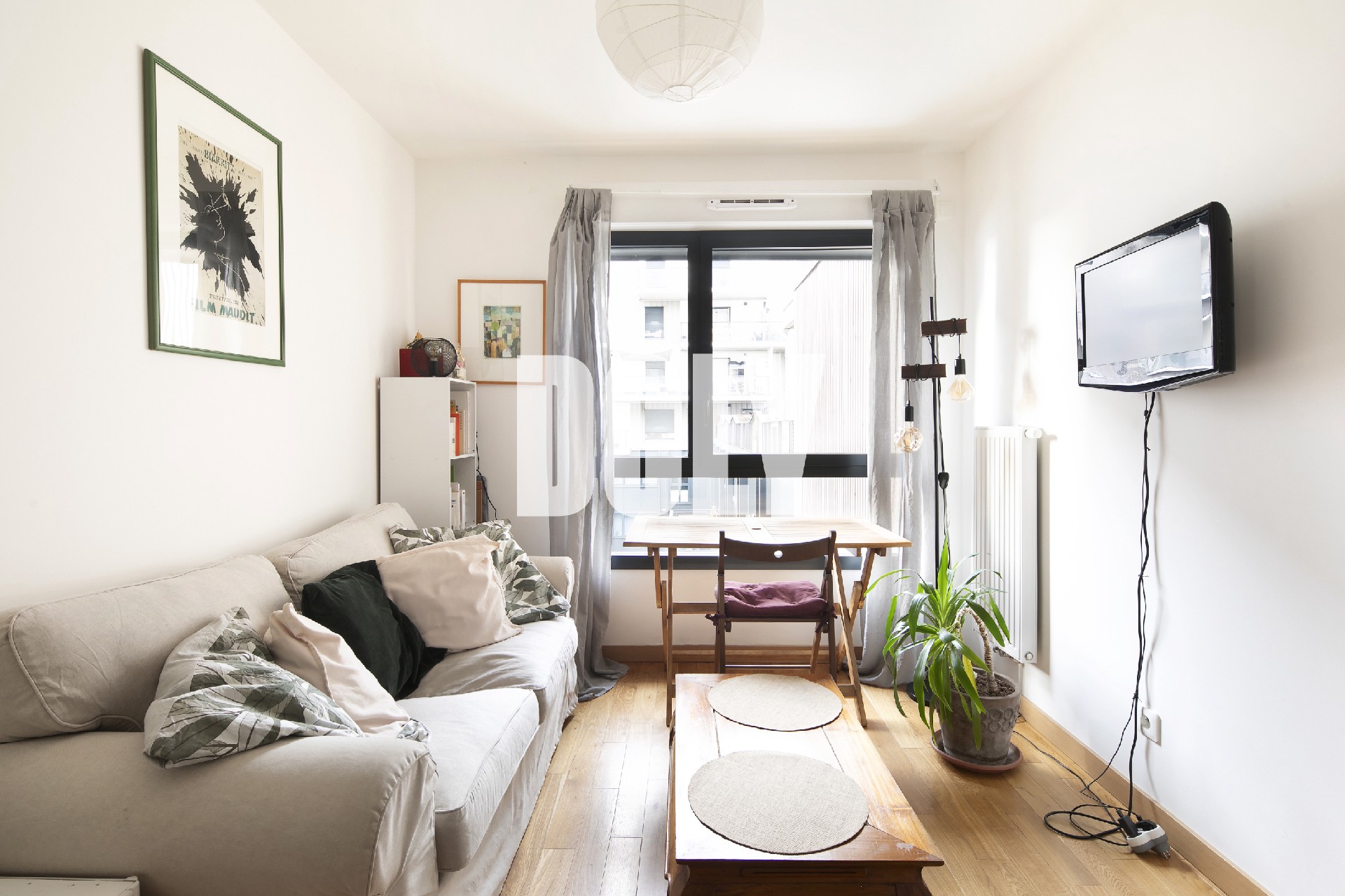 DOLY – Appartement de 32 m² avec terrasse de 5 m² – Métro Plaisance