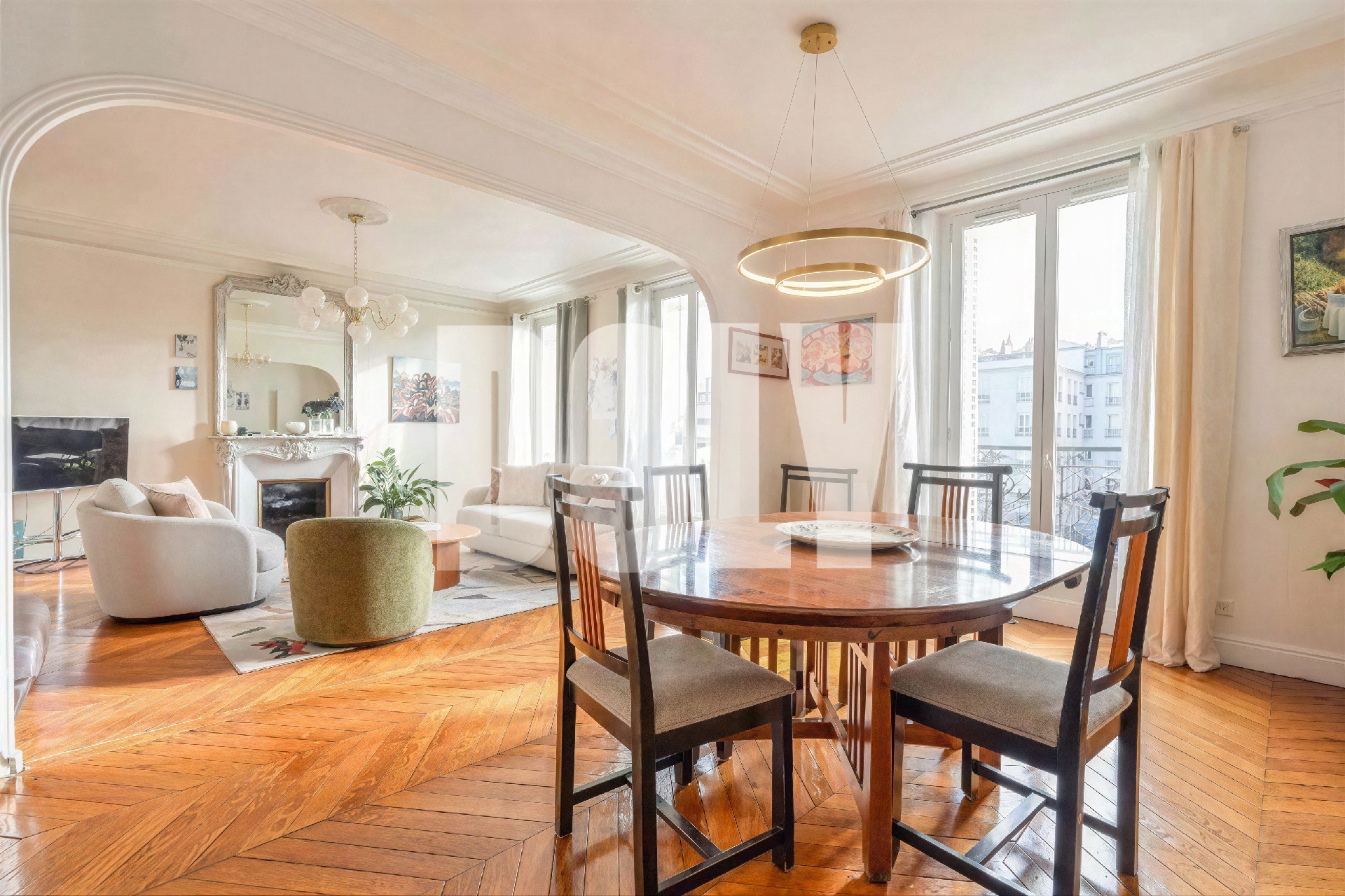 e583b928-b91b-434c-8e66-5d9d34c4188c_hd