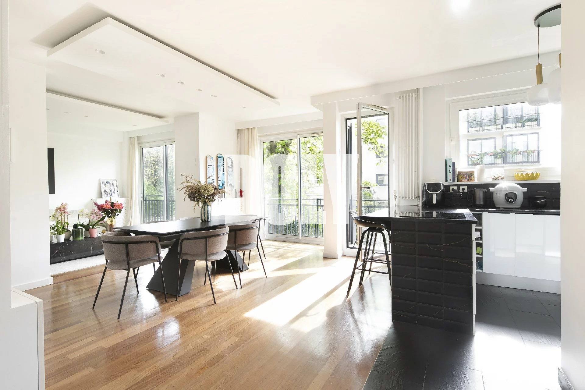 DOLY – APPARTEMENT – RUE PERRONET – NEUILLY-SUR-SEINE (92200)