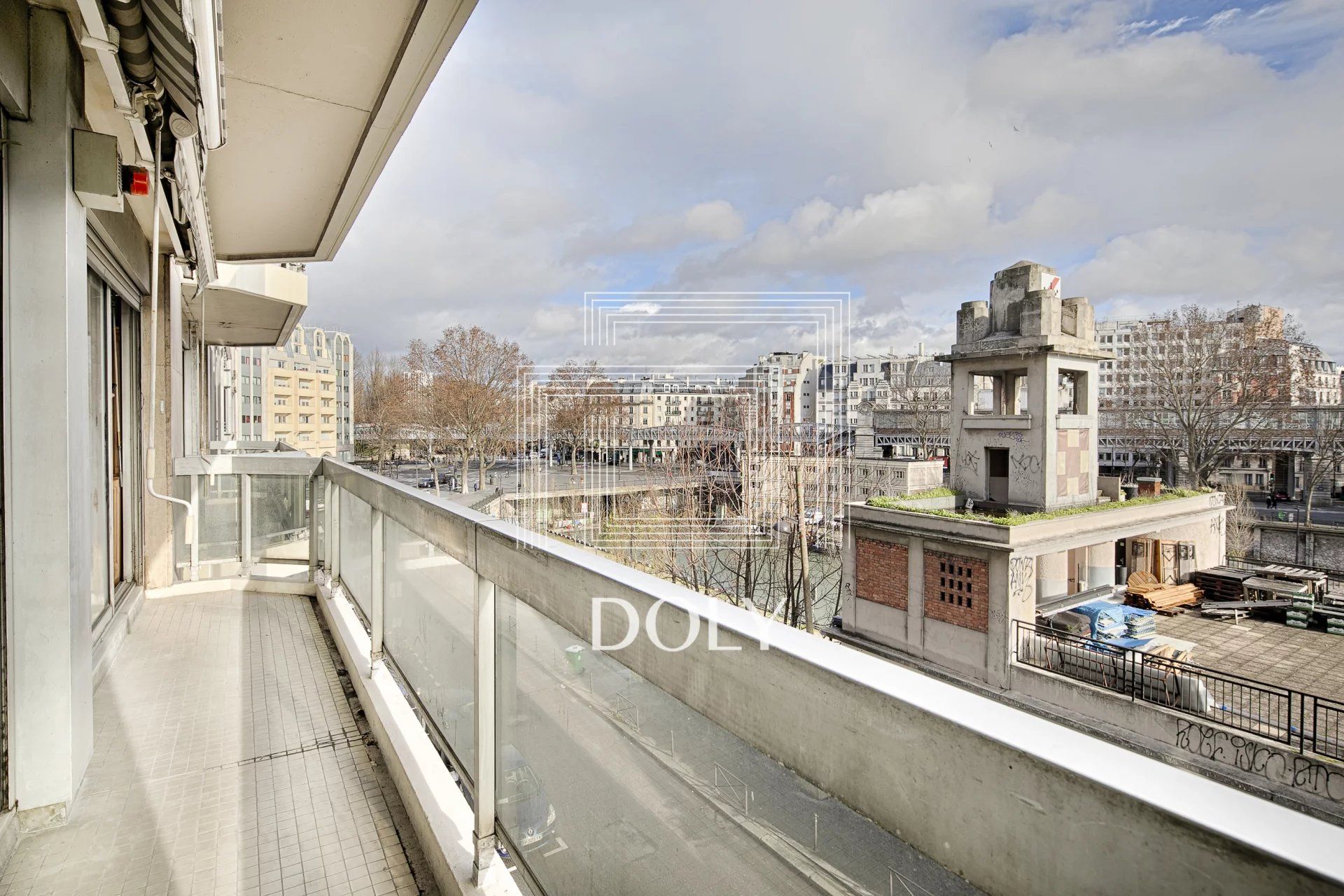 Appartement 2 pièces de 43 M2 / Quai de Valmy.